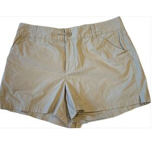 Columbia Women’s 4” Khaki Shorts Sz 14